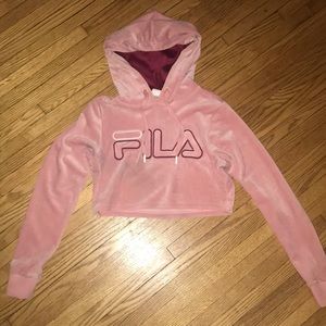 Fila velour pink sweater. Size canadian xs. Filas acroos the chest. Cropped
